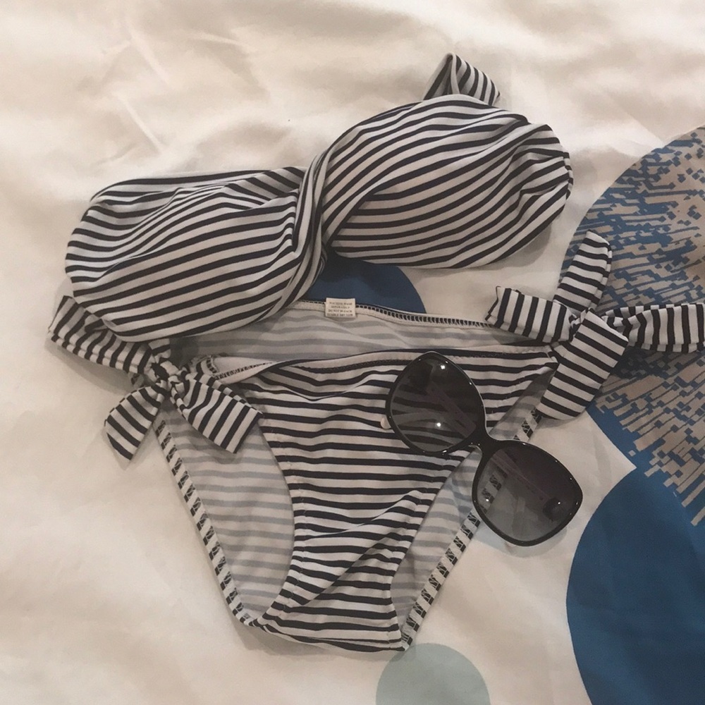 Navy white stripe bikini